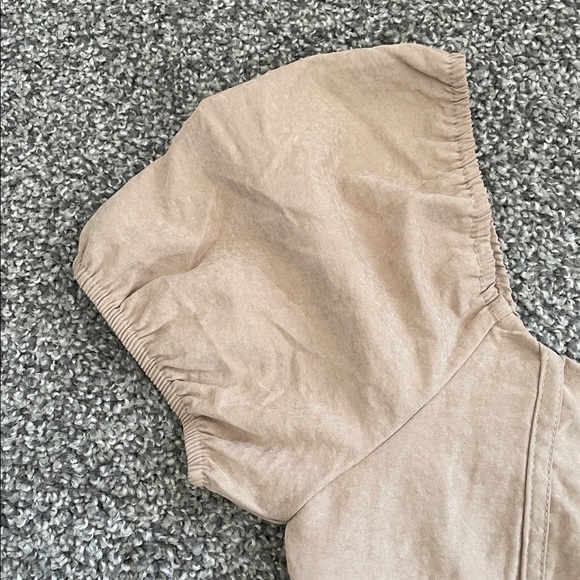 Elegant Tan Puff Sleeve Blouse - Picture 3 of 8